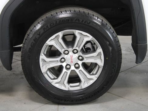 Used 2025 GMC Sierra 1500 SLT AWD/4WD image 17