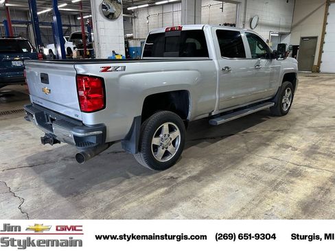 Used 2019 Chevrolet Silverado 2500 LTZ w/ LTZ Plus Package AWD/4WD image 12