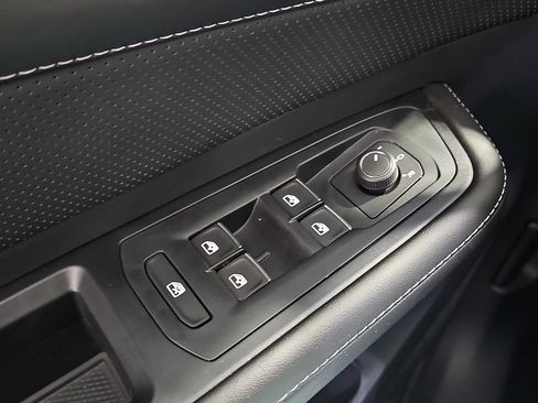 New 2026 Volkswagen Atlas Cross Sport SE image 13