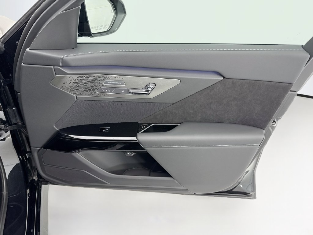 New 2027 BMW 740i w/ Premier Package RWD image 24