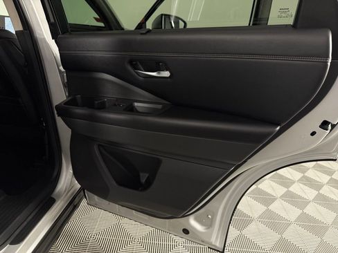 Used 2024 Nissan Pathfinder Platinum AWD/4WD image 31