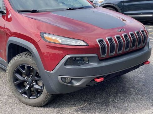 Used 2017 Jeep Cherokee Trailhawk AWD/4WD image 35