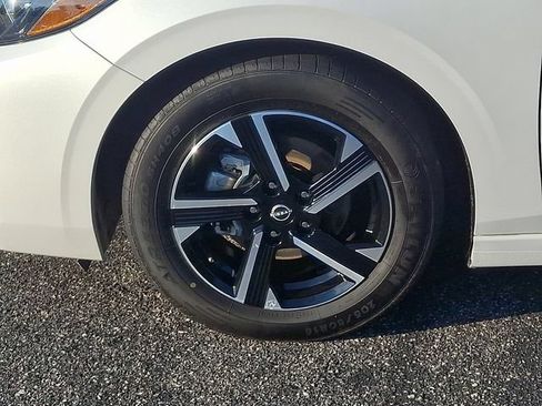 Used 2024 Nissan Sentra SV FWD image 8