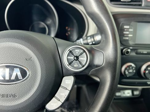 Used 2019 Kia Soul FWD image 17