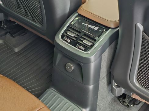 Certified 2024 Volvo XC90 T8 Plus w/ Protection Package image 17