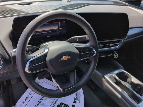 Used 2025 Chevrolet Equinox EV LT FWD image 13