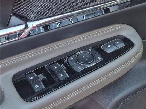 Used 2025 Lincoln Corsair Grand Touring w/ Equipment Group 302A AWD/4WD image 13