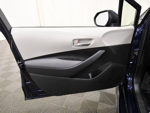 Used 2020 Toyota Corolla LE w/ Carpet Mat Package (TMS) image 13