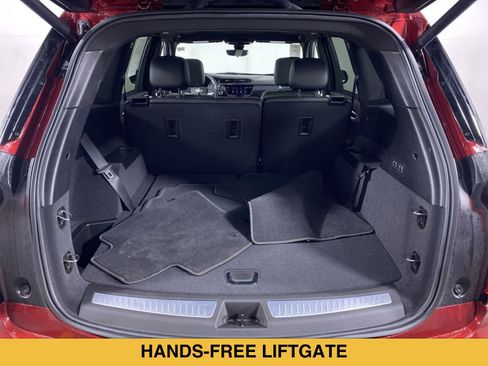 Certified 2025 Cadillac XT6 Premium Luxury w/ Technology Package AWD/4WD image 15