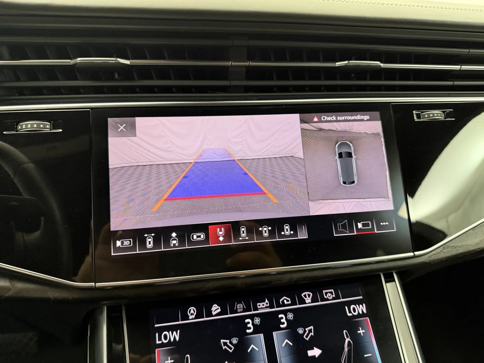 Used 2019 Audi Q8 Prestige AWD/4WD image 19