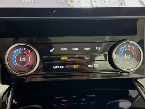 Used 2023 Land Rover Range Rover SE image 16