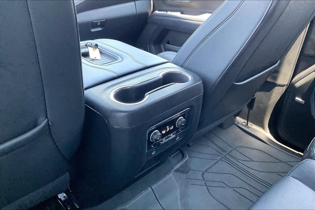 Used 2023 Chevrolet Tahoe LT w/ Luxury Package AWD/4WD image 10