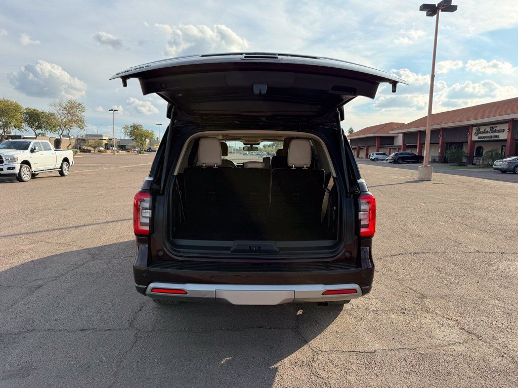Used 2024 Ford Expedition Limited AWD/4WD image 14