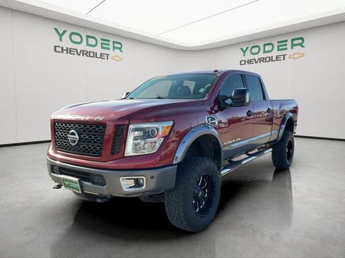 Used 2017 Nissan Titan PRO-4X w/ Pro-4x Convenience Package AWD/4WD image 46