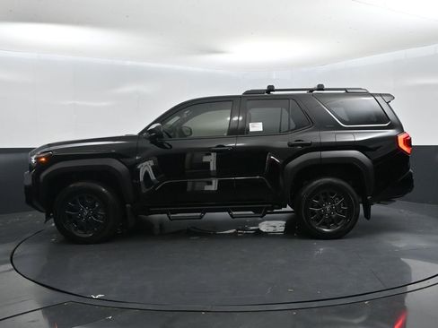 Used 2025 Toyota Tacoma TRD Sport RWD image 3