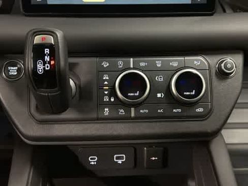 Used 2024 Land Rover Defender 110 X-Dynamic SE AWD/4WD image 19