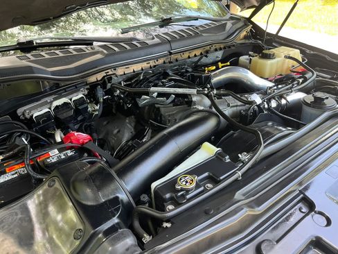 Used 2019 Ford F350 Limited AWD/4WD image 10