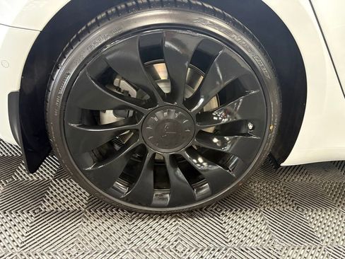 Used 2021 Tesla Model 3 Standard Range Plus RWD image 16