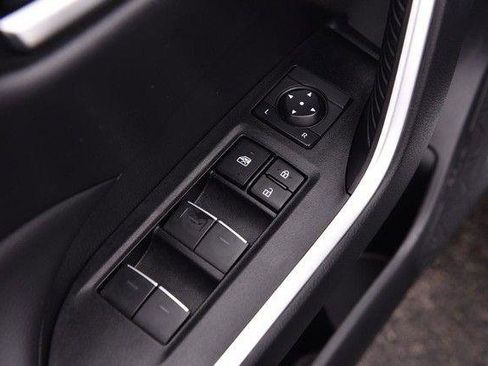 Used 2025 Toyota RAV4 XLE image 9