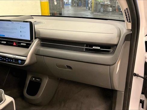 Used 2023 Hyundai Ioniq 5 Limited AWD/4WD image 15