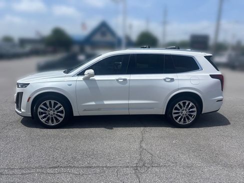Used 2020 Cadillac XT6 Premium Luxury FWD image 2