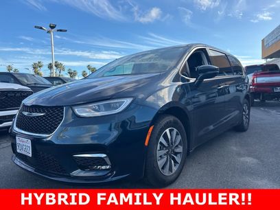 Used 2022 Chrysler Pacifica Touring-L