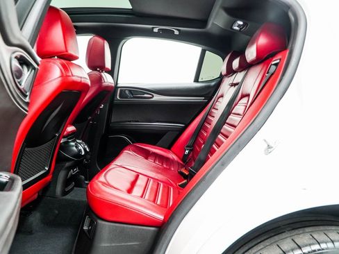 Used 2023 Alfa Romeo Stelvio Veloce image 41