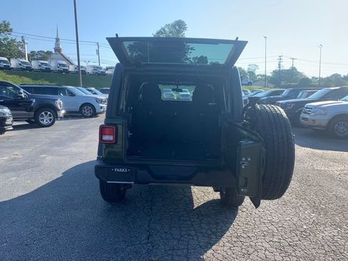 Used 2022 Jeep Wrangler Unlimited Sport AWD/4WD image 9