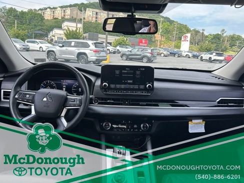 Used 2023 Mitsubishi Outlander SEL AWD/4WD image 13