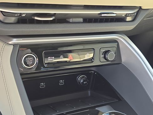 New 2025 Audi Q5 Premium image 25