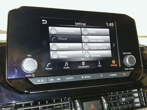 Used 2024 Nissan Pathfinder SV w/ SV Premium Package AWD/4WD image 27