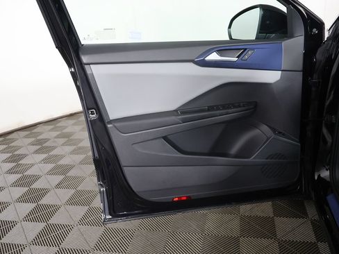 Used 2022 Volkswagen Taos SE FWD image 21