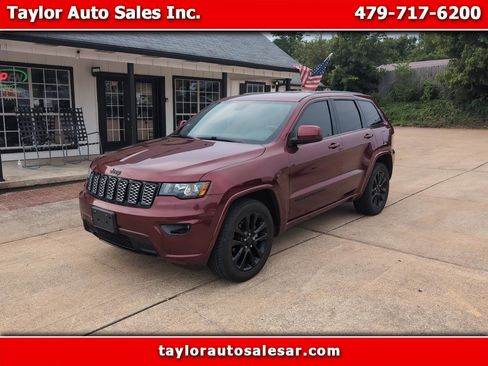 Used 2020 Jeep Grand Cherokee Altitude RWD image 1