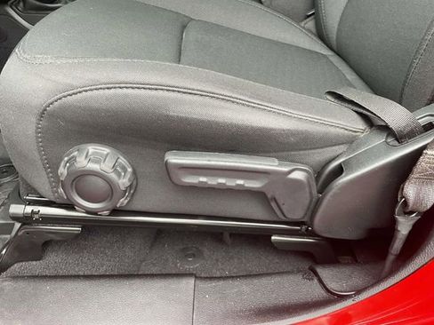 Used 2021 Jeep Gladiator Sport AWD/4WD image 18