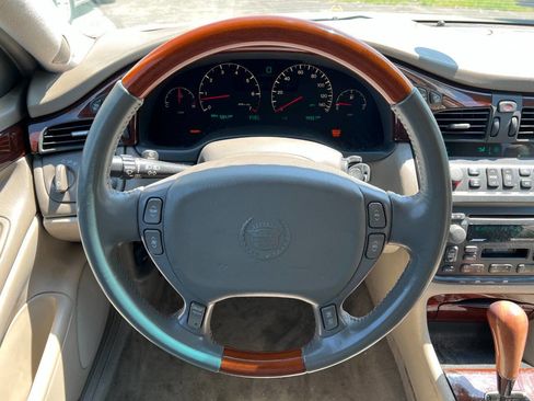 Used 2000 Cadillac De Ville DTS w/ Safety/Security Pkg image 13