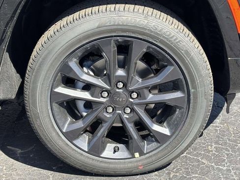 New 2026 Jeep Grand Cherokee Limited Reserve image 34