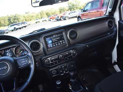 Used 2022 Jeep Gladiator Sport image 18