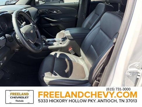 Used 2023 Chevrolet Traverse High Country FWD image 24
