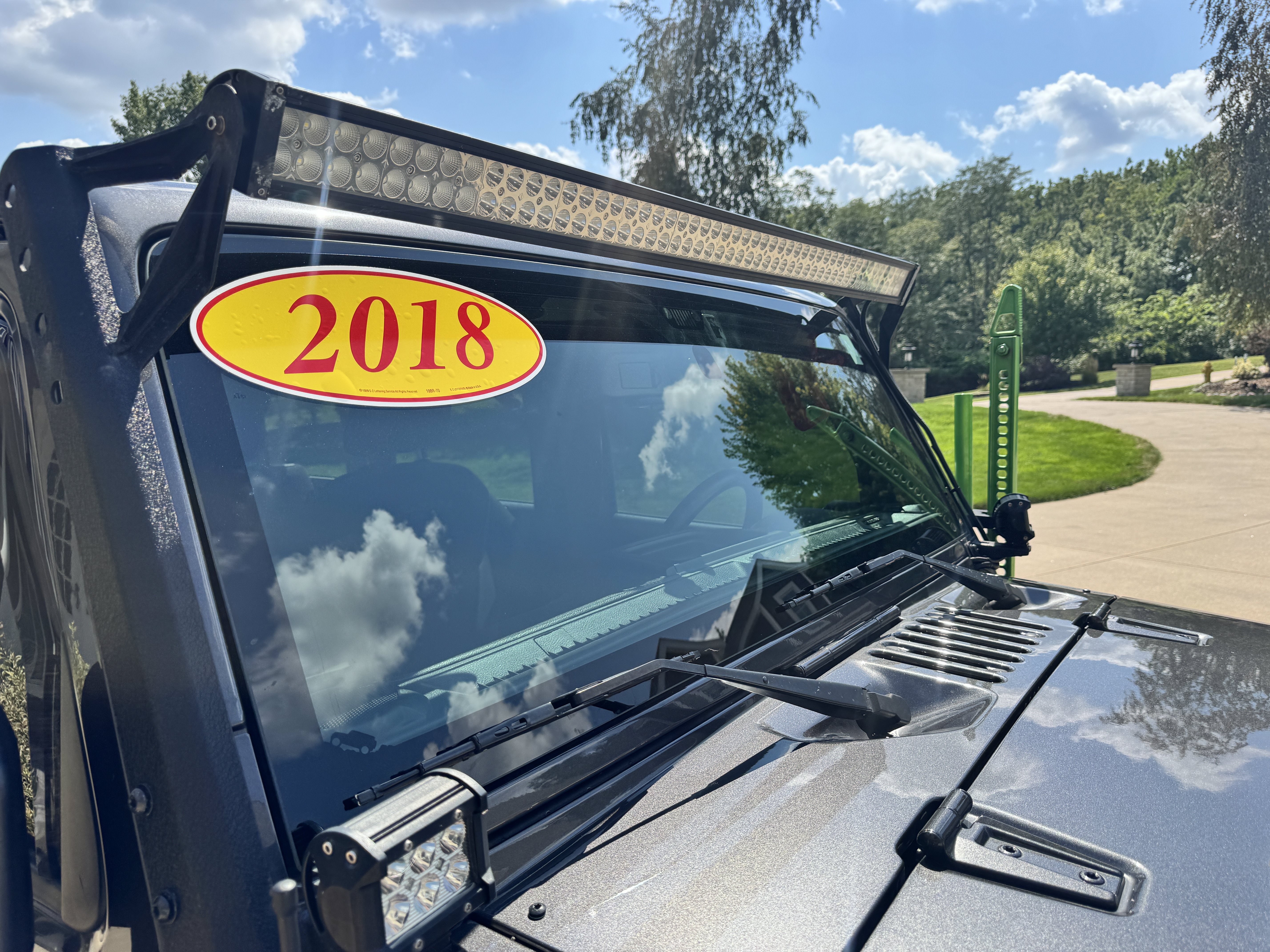 Used 2018 Jeep Wrangler Unlimited Sahara w/ Connectivity Group AWD/4WD image 33