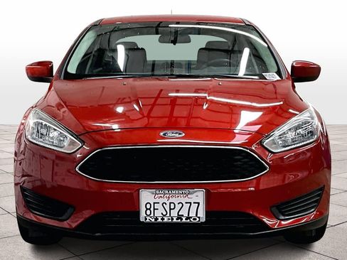 Used 2018 Ford Focus SE image 3