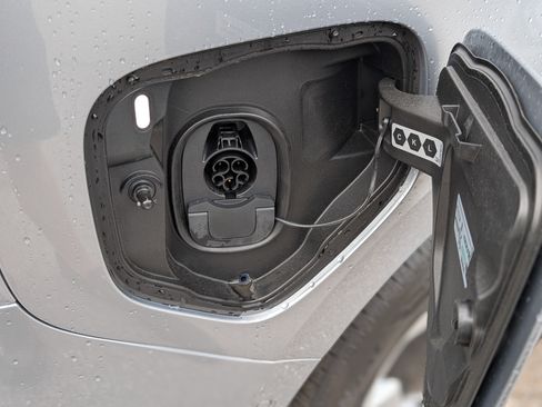 Used 2025 Volkswagen ID. Buzz Pro S Plus RWD image 42