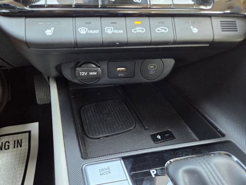 Used 2024 Hyundai Elantra Limited FWD image 36