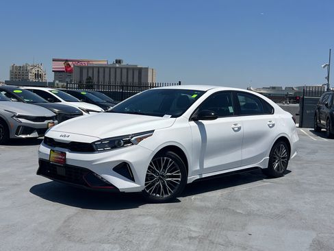 Used 2023 Kia Forte GT-Line w/ GT-Line Technology Package FWD image 2