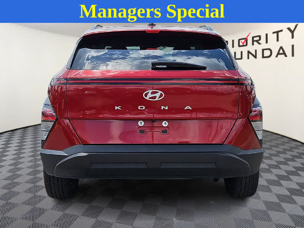 Used 2025 Hyundai Kona SEL FWD image 5