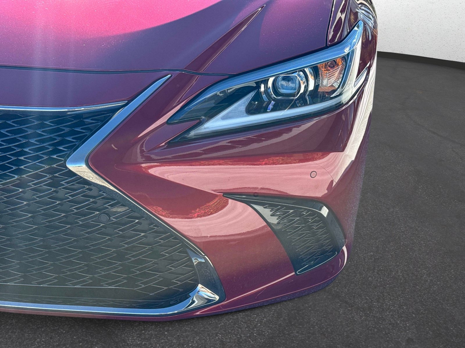 Used 2025 Lexus ES 350 F Sport FWD image 9