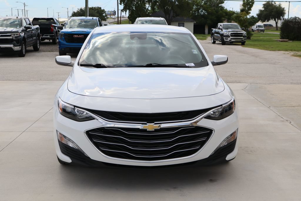 Used 2025 Chevrolet Malibu LT FWD image 4