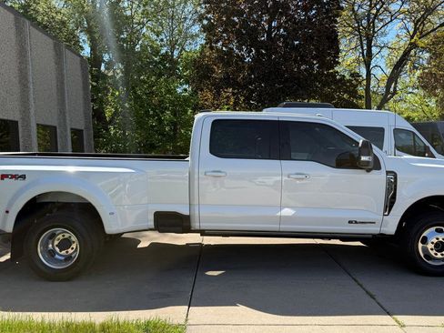 Used 2024 Ford F350 Lariat w/ Lariat Ultimate Package AWD/4WD image 8