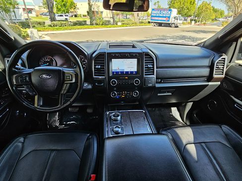 Used 2021 Ford Expedition Limited image 21