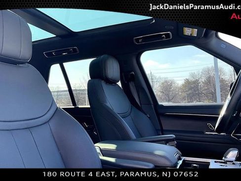 Used 2025 Land Rover Range Rover SE image 7