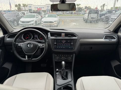 Used 2018 Volkswagen Tiguan SE FWD image 10